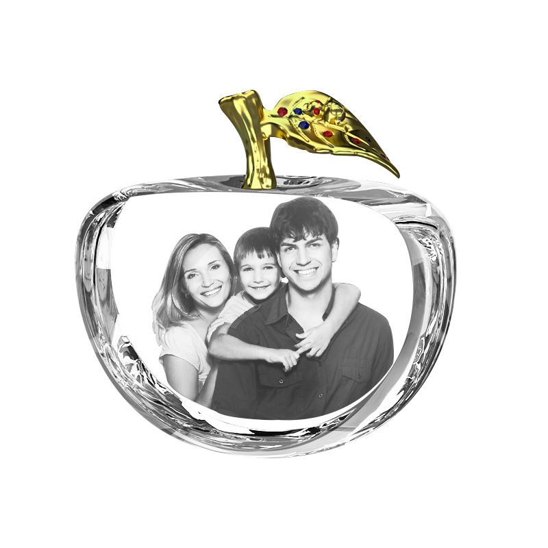 3D/2D Crystal Apple